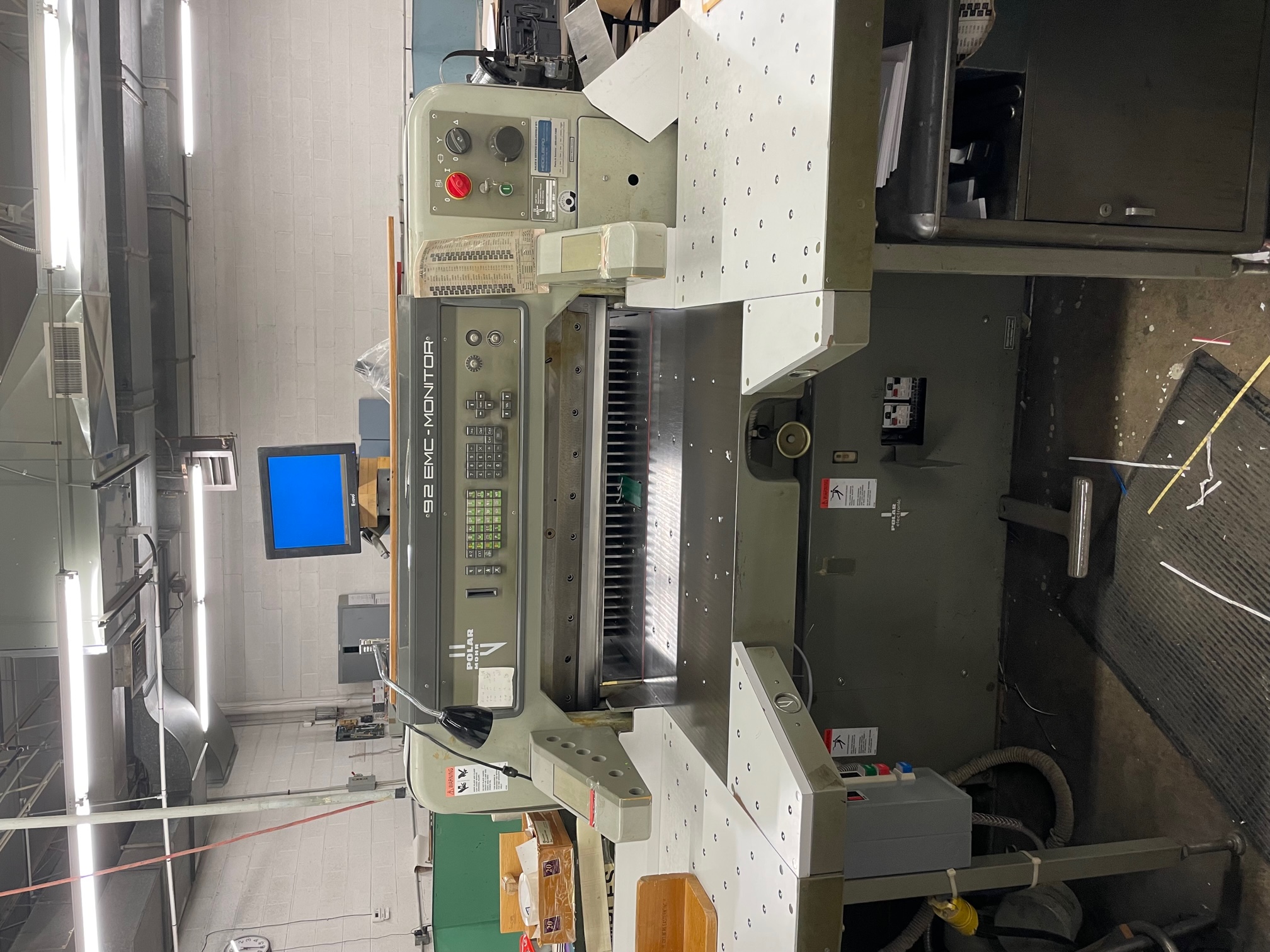 1990 Polar 92 EMC guillotine cutter for sale